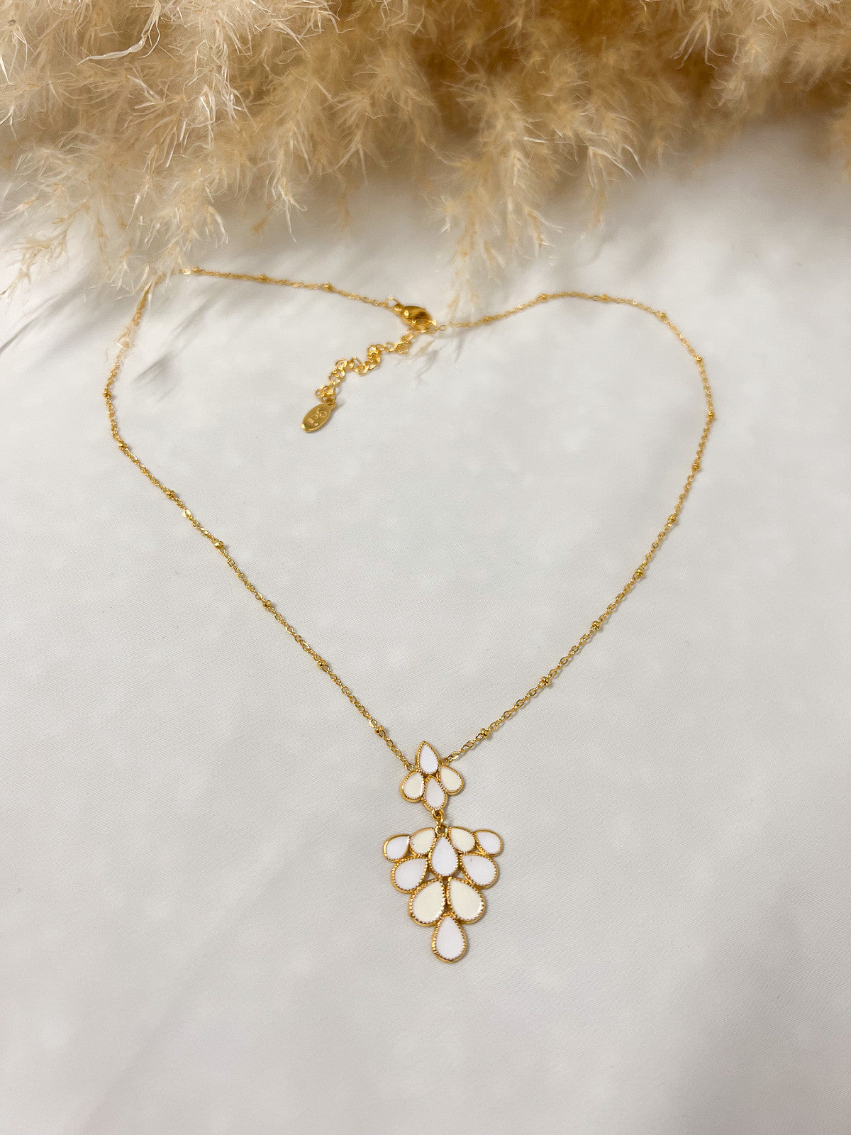 Collier 23 - Motif laqué blanc_41427.jpg