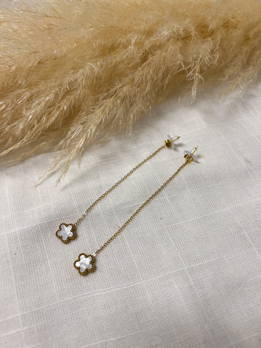 Boucles CALISTA -  Pendantes blanches